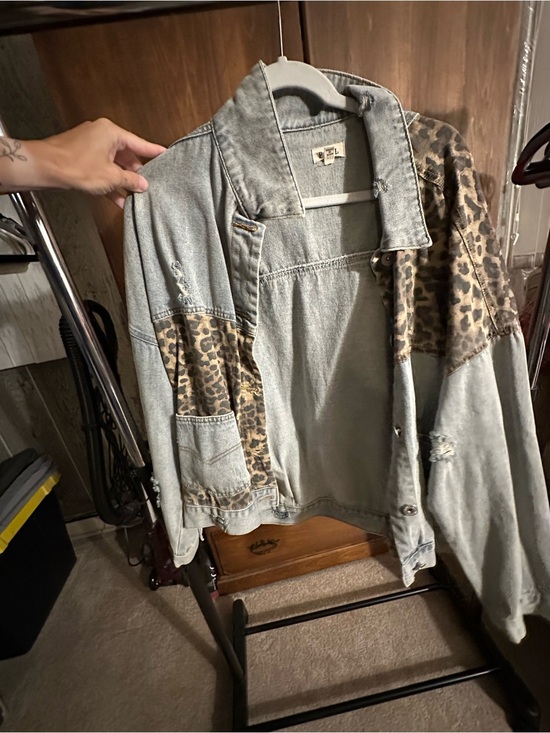 POL Jackets & Blazers - Leopard Accent Light Wash Denim Jacket - Women's Casual Coat